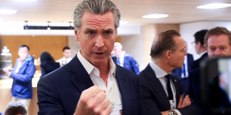 Newsom warns ‘pathetic’ foreign leaders to grow a backbone in bizarre takedown likening Trump to a T.rex