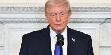 Bipartisan revolt targets Trump’s war powers after massive Iran strikes